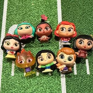Disney Doorables lot of 8 Colorful Kids Toy Figures Set